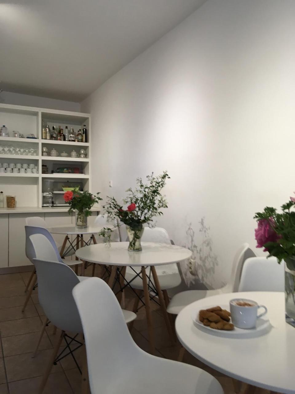 Stefano Apartments Науса Екстериор снимка