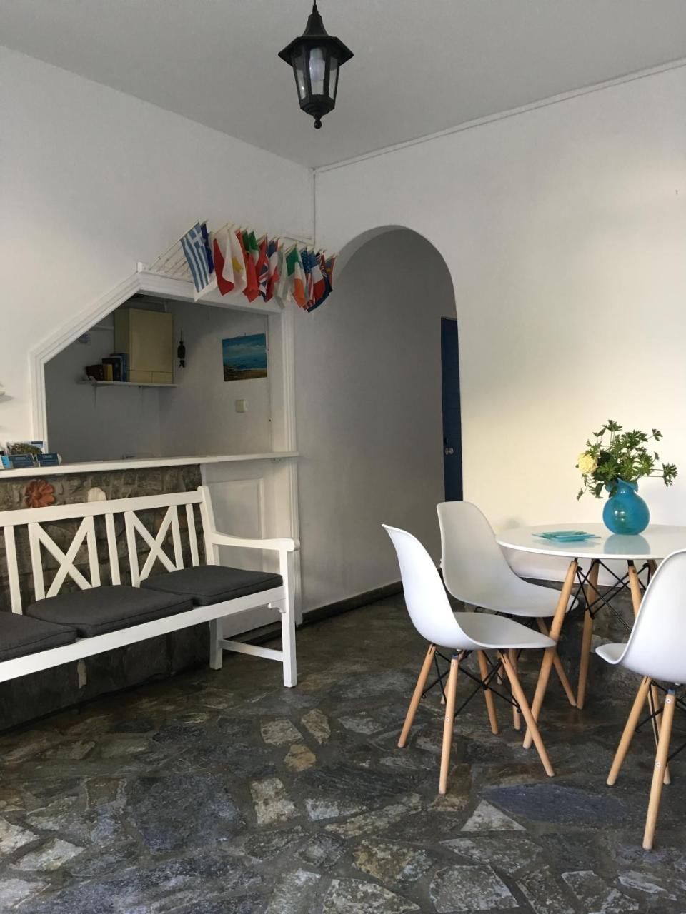 Stefano Apartments Науса Екстериор снимка