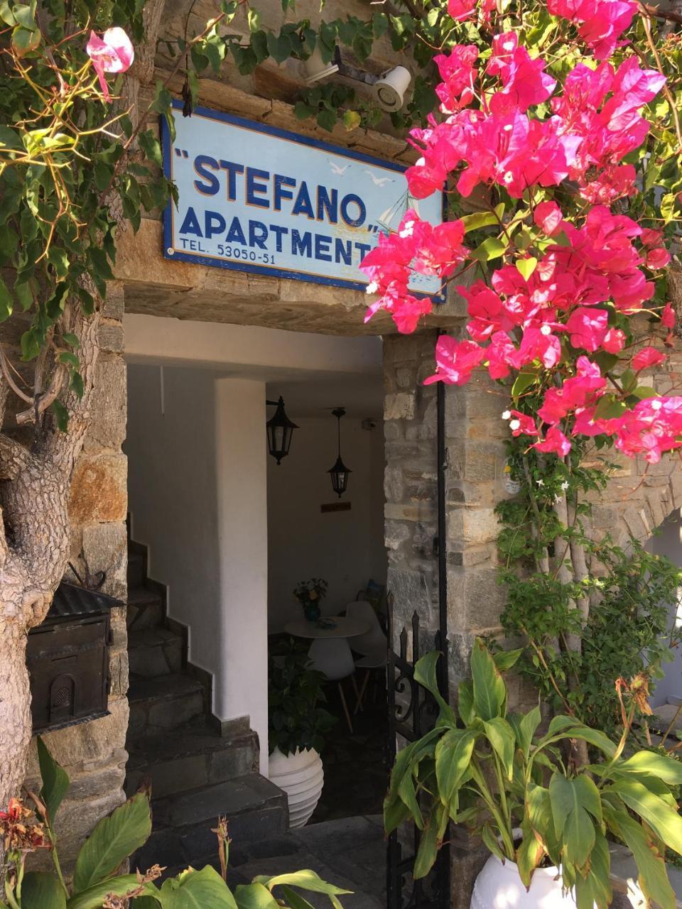 Stefano Apartments Науса Екстериор снимка