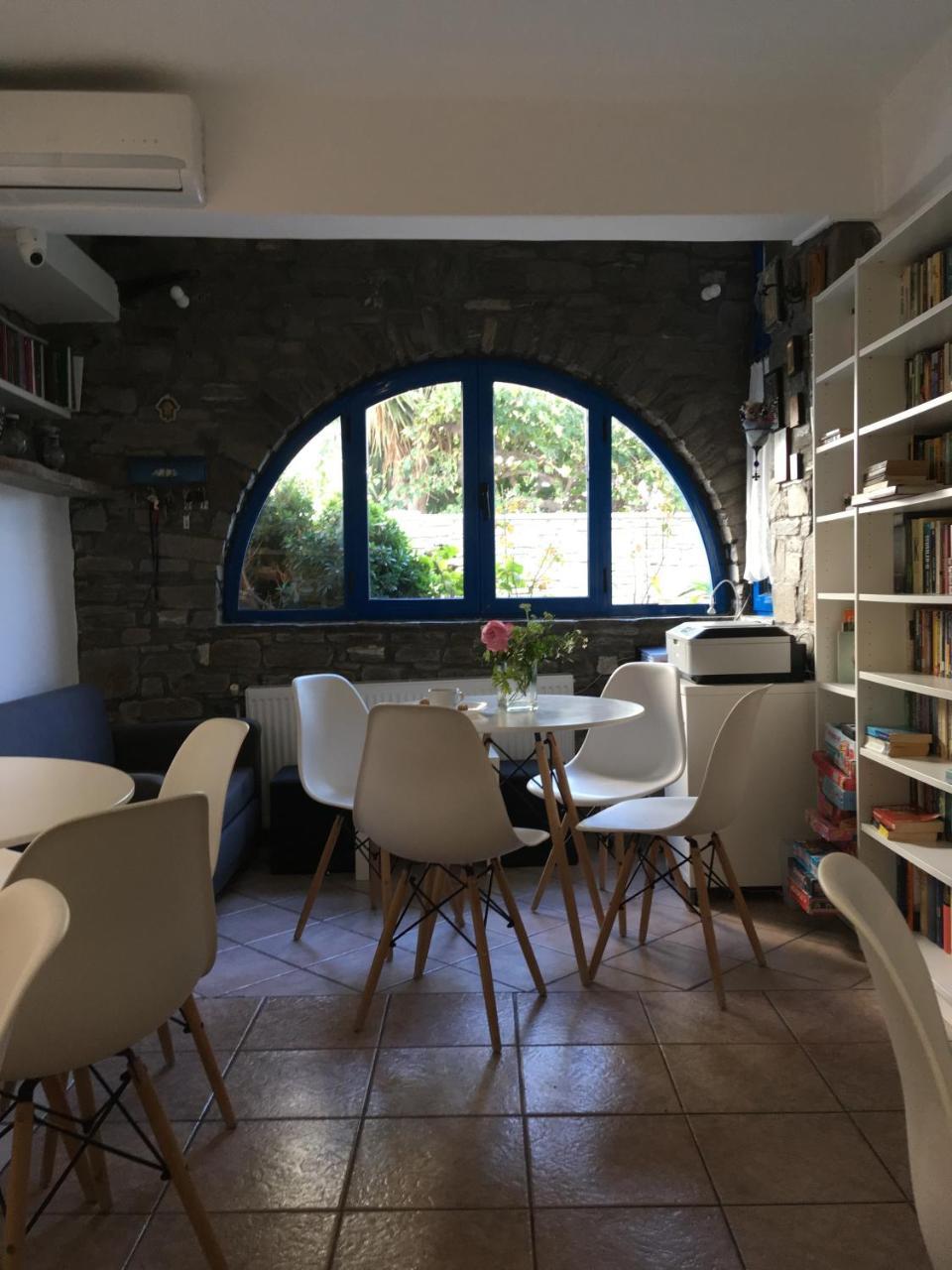 Stefano Apartments Науса Екстериор снимка