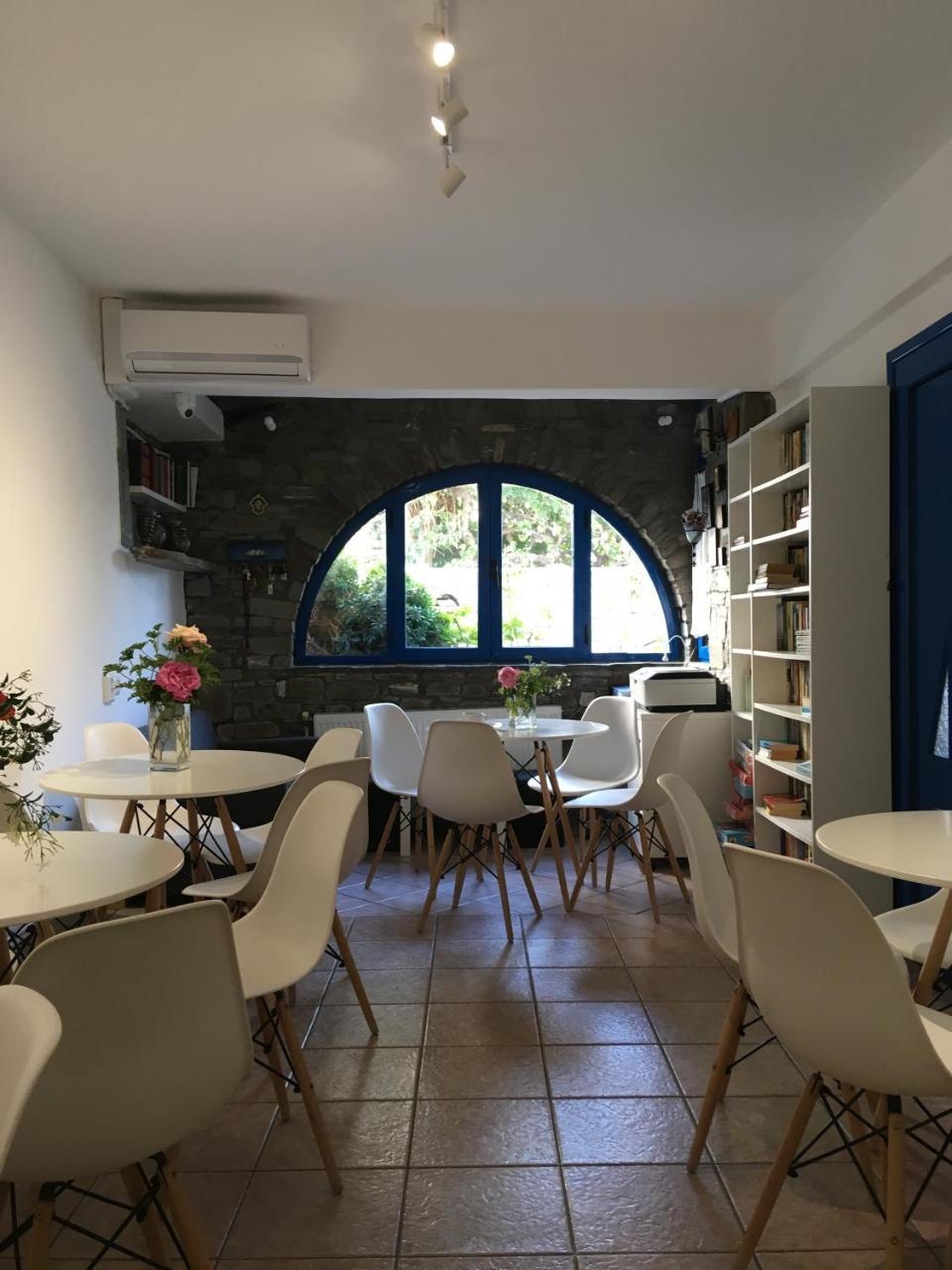 Stefano Apartments Науса Екстериор снимка