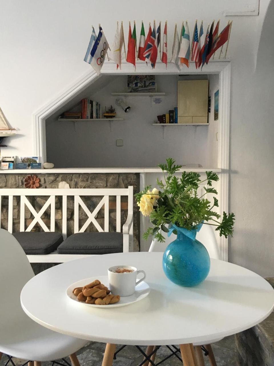 Stefano Apartments Науса Екстериор снимка