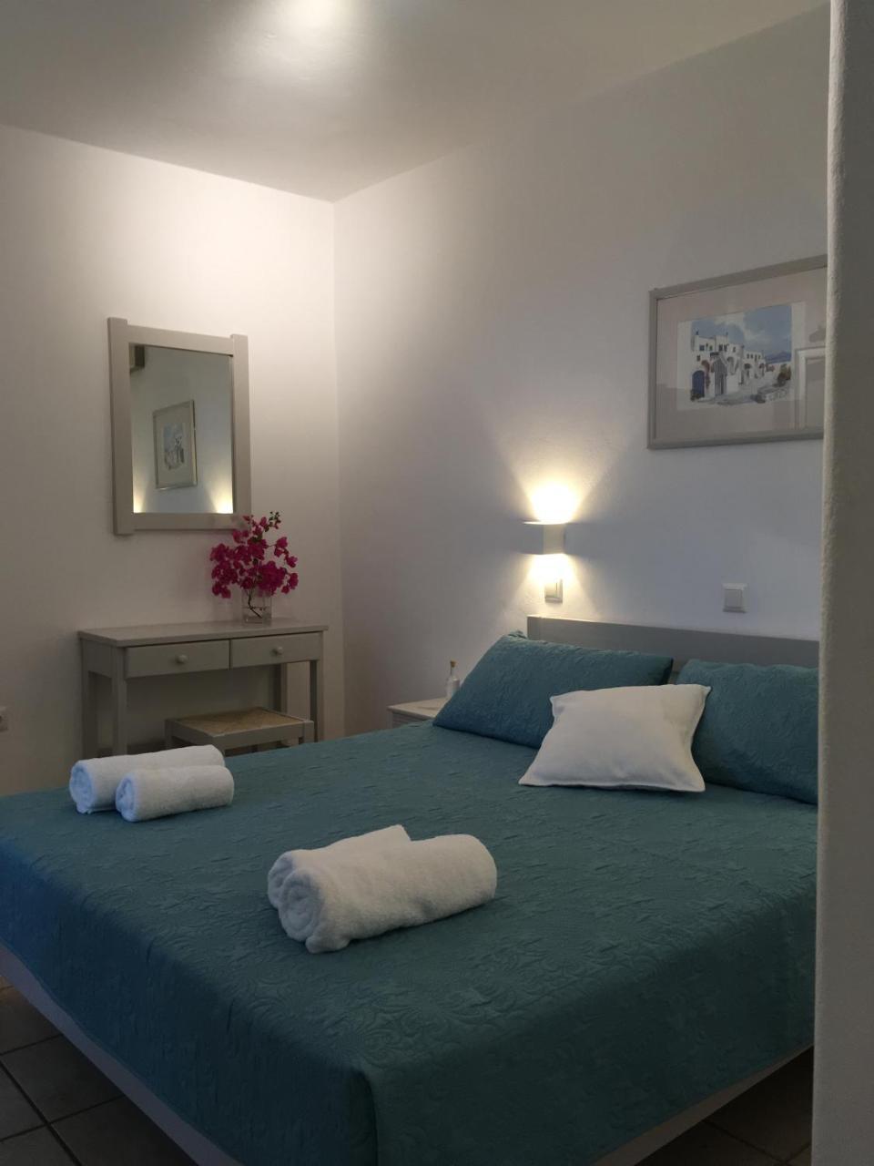 Stefano Apartments Науса Екстериор снимка
